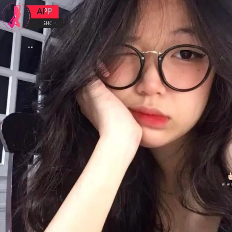 Từng chi tiết tôn lên vẻ đẹp quyến rũ và trí tuệ